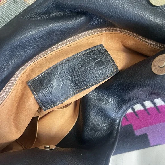 Aztec Black and Tan Leather Handbag - Picture 7 of 9